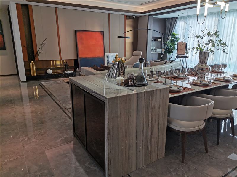 绿地御山台11层165平方大平层5层东户毛坯,配套海川小学初中学校,紧挨地铁8号线,5分钟融创茂